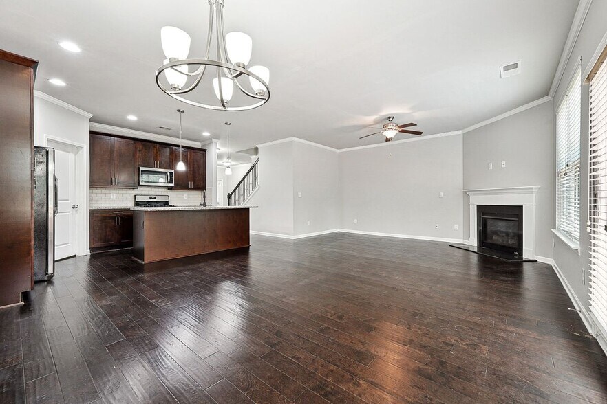 Building Photo - 5590 Bright Cross Wy