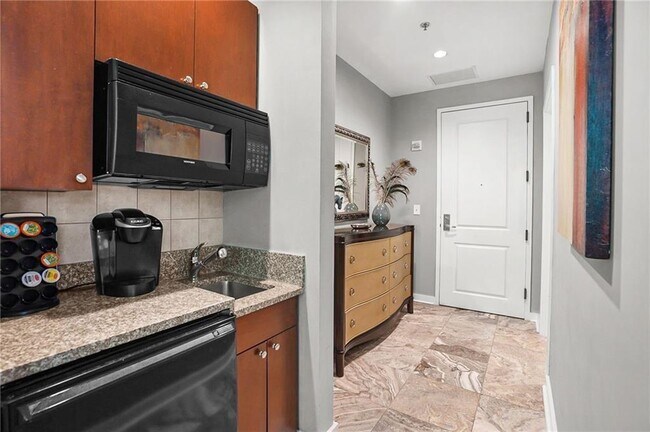 Building Photo - 3338 Peachtree Rd NE