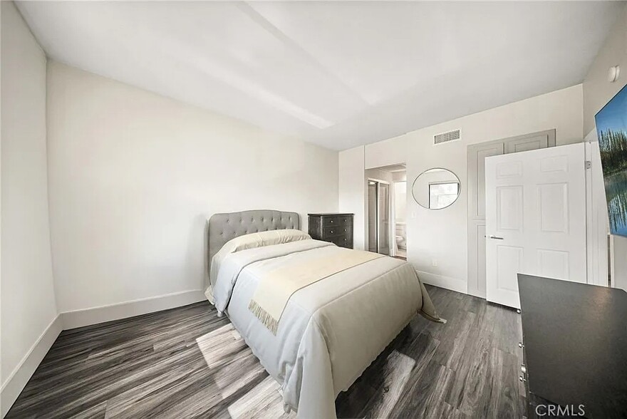 Building Photo - 19009 Sherman Way