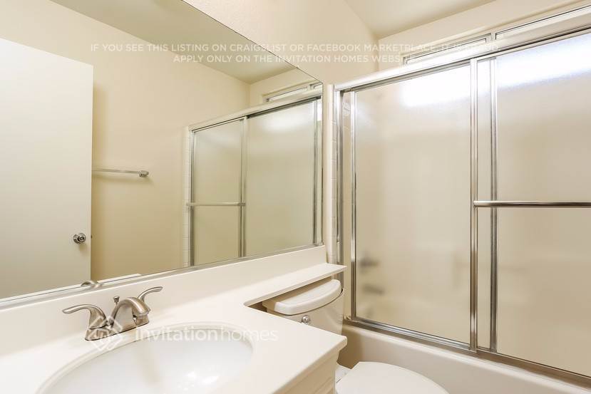 Building Photo - 741 Chatham Way