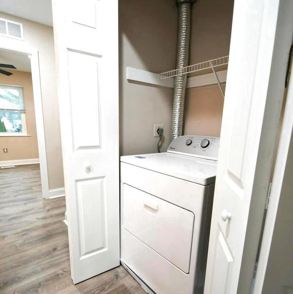 Building Photo - 4522 Rosemarie Dr