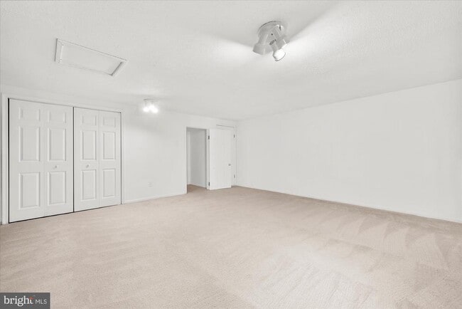 Building Photo - 149 Bishops Gate Ln