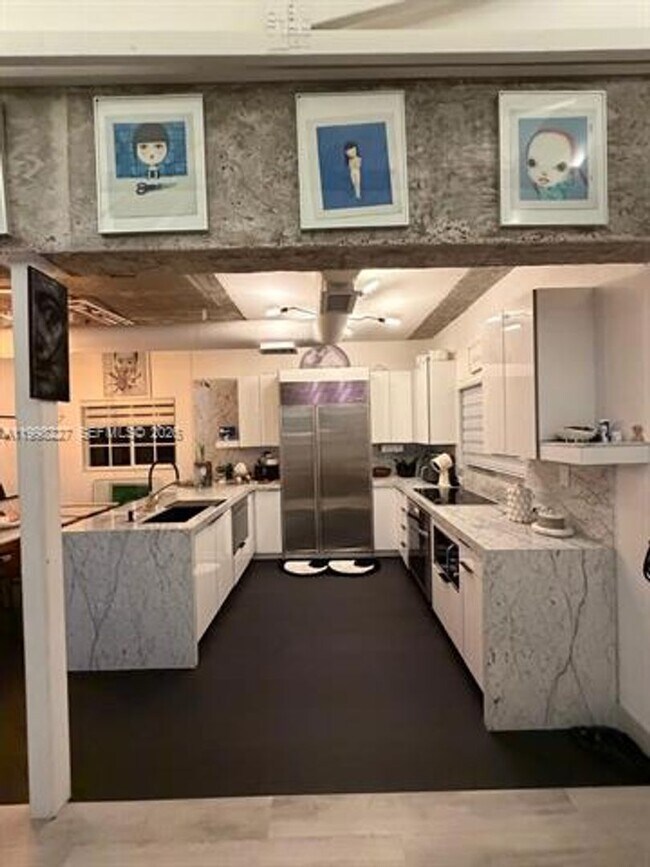 Building Photo - 455 NW 19th Ln