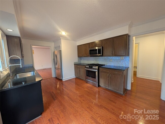 Building Photo - 3023 Shallowood Ln