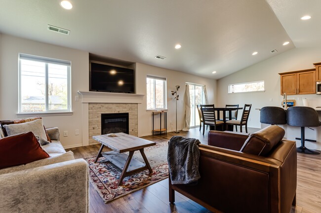 Building Photo - 1526 McKinley St