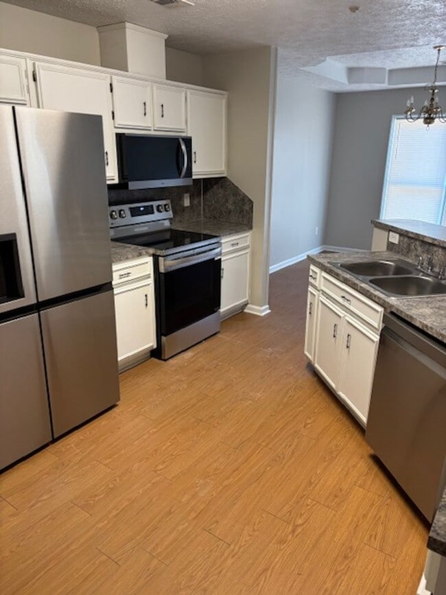 Building Photo - Your Next Home Awaits – Move-In Ready.