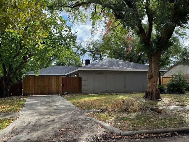 Primary Photo - 1907 Ashford Hollow Ln