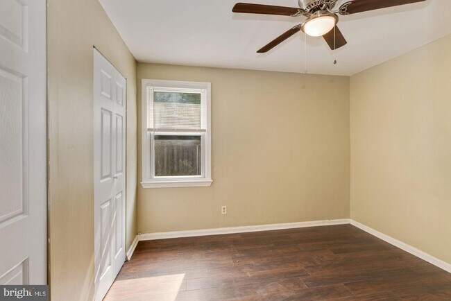 Building Photo - 109 E Reed Ave