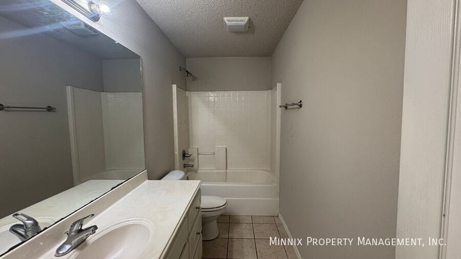 Building Photo - 9704 Ave U Ave