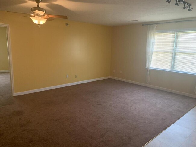 Building Photo - 1035 Mercantile Street Apt 306