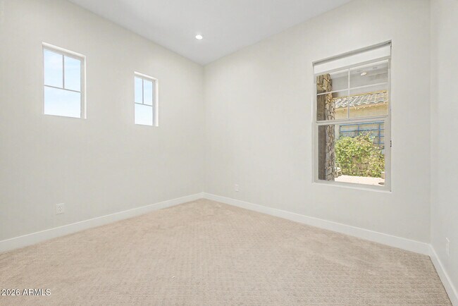 Building Photo - 3813 E Fairfield St