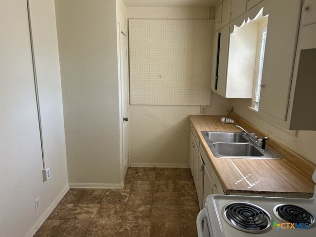 Building Photo - 1206 Culp Ave