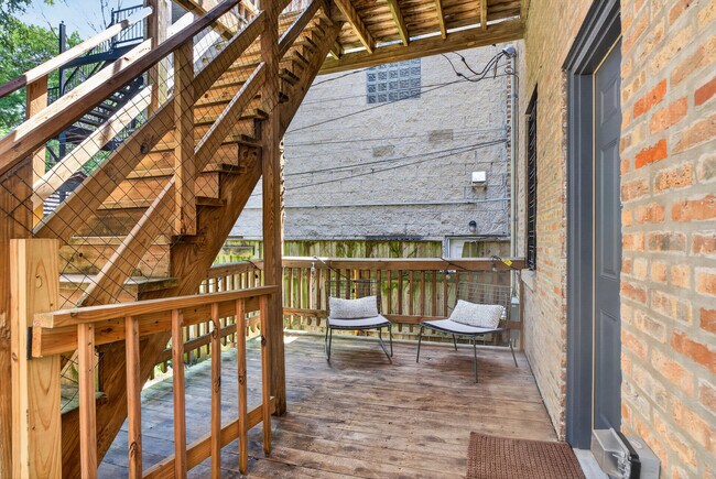 Building Photo - 2132 W Potomac Ave