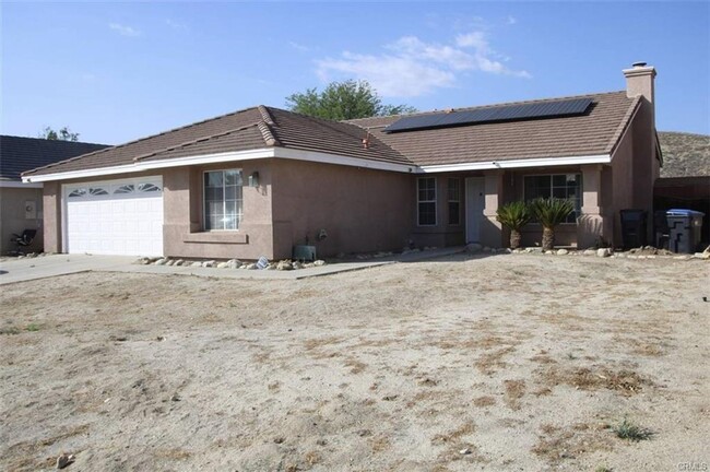 Building Photo - For Rent in Hemet – Spacious & Unique 4-Be...