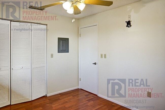 Building Photo - 251 Fenwick Dr