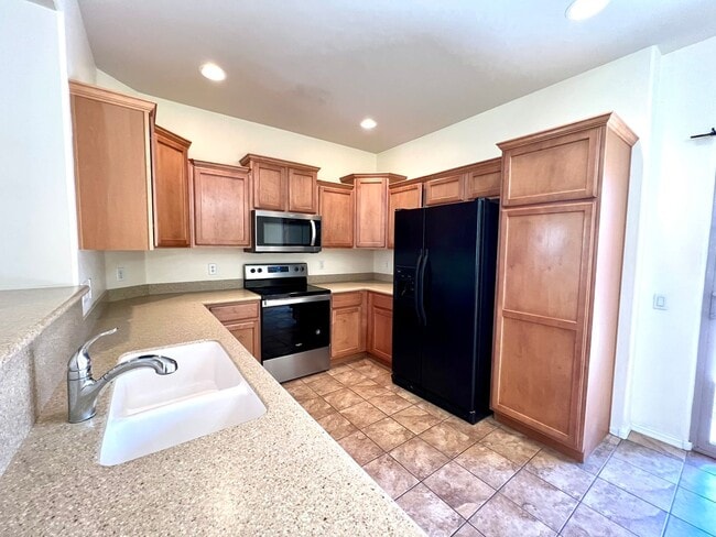 Building Photo - Nice 3 Bedroom Home in Sierra Morado