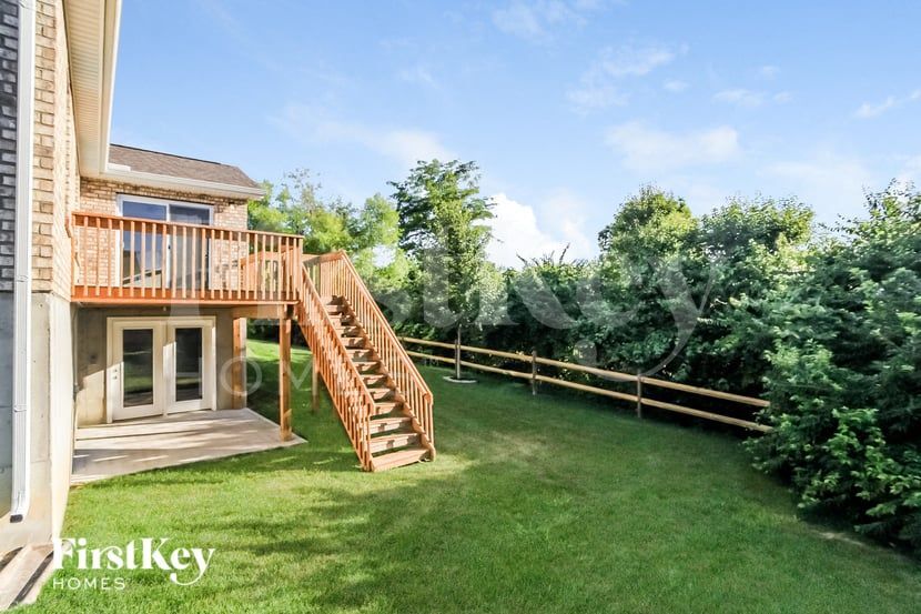Building Photo - 3277 Blue Springs Dr