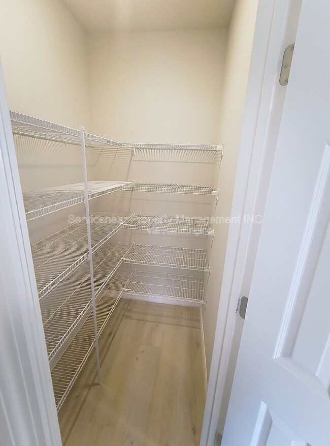 Building Photo - 12937 Camarillo Pl