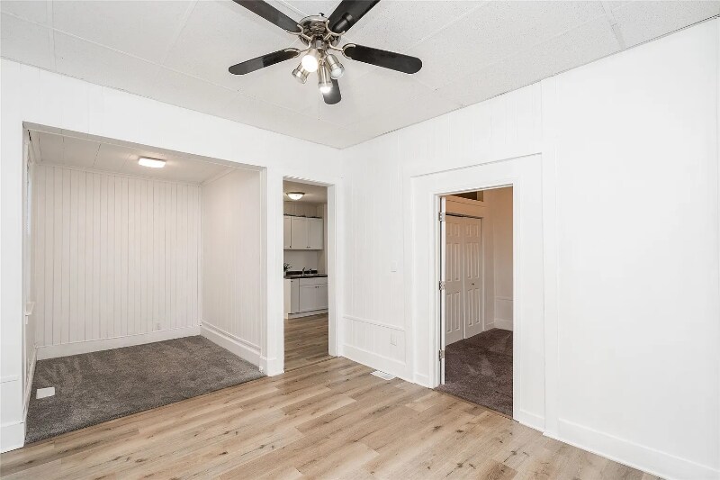 Building Photo - 1136 E 8th St