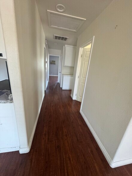 Building Photo - 3404 Lockwood Ct