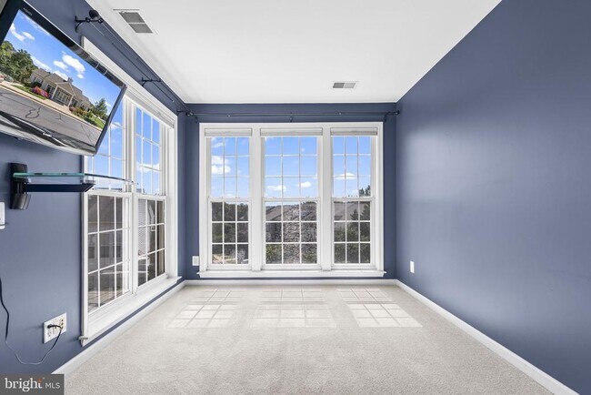 Building Photo - 6385 Levtov Landing