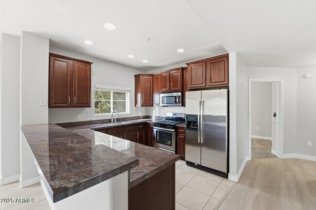 Building Photo - 5350 E Deer Valley Dr