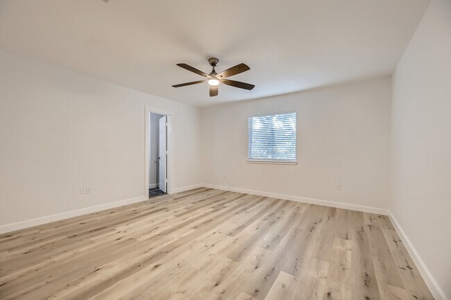 Building Photo - 1721 Poppy Seed Ln