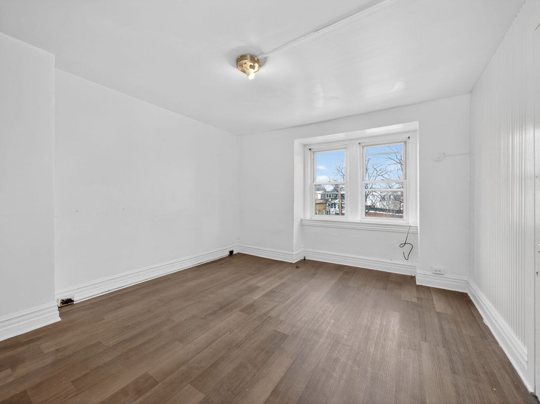 Building Photo - 608 Park St