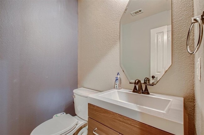 Building Photo - 5320 Spirea Cove