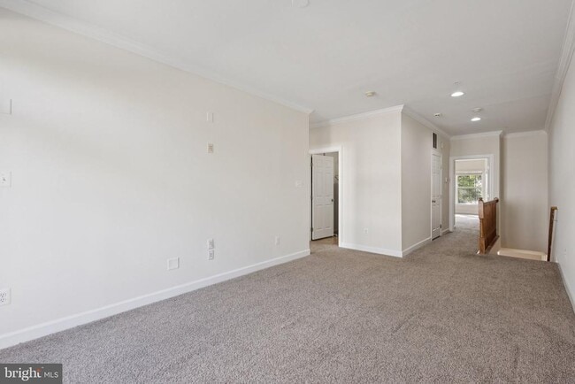 Building Photo - 2576 Eastbourne Dr