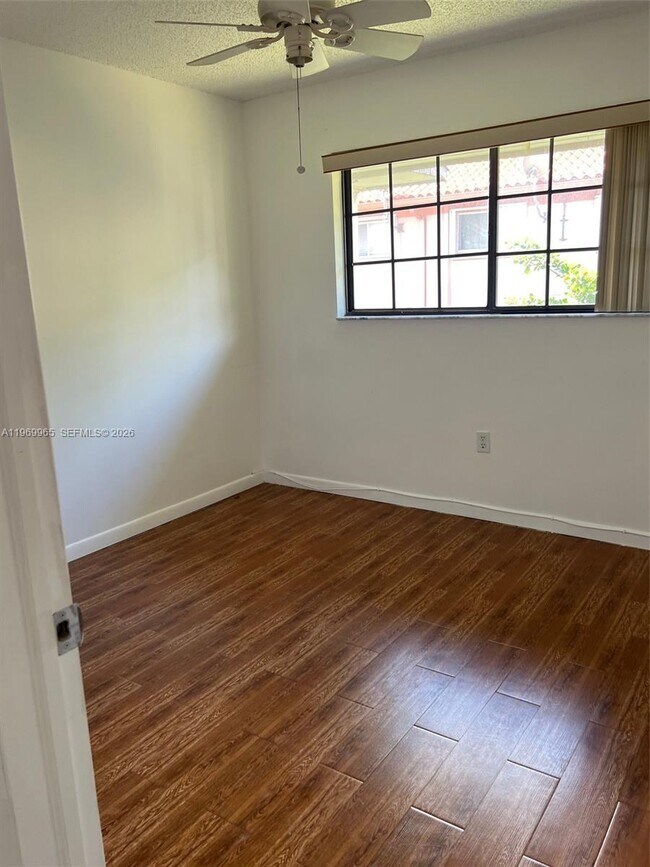 Building Photo - 20680 NE 4th Ct