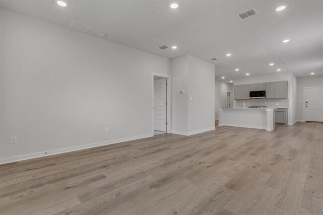 Building Photo - 130 Hornet St
