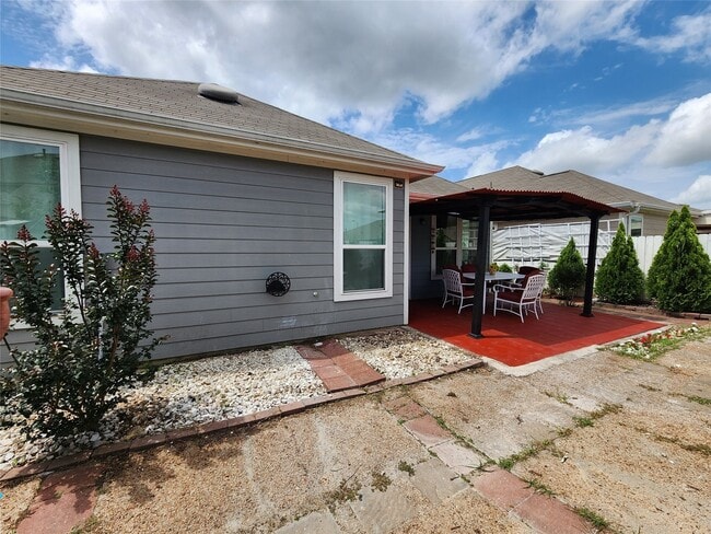 Building Photo - 2606 Oakwood Blf Trl