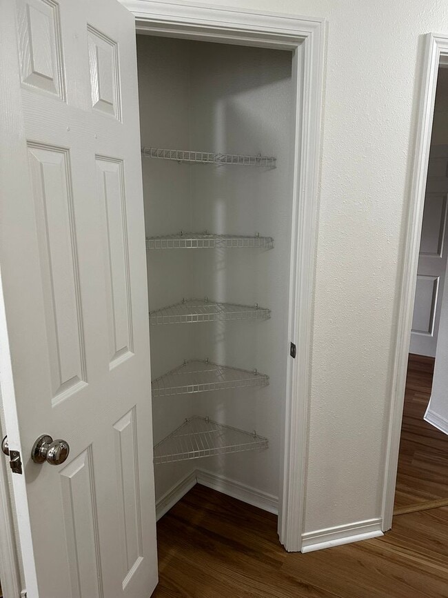 Building Photo - Spacious All Brick 4/3 in Whisper Creek