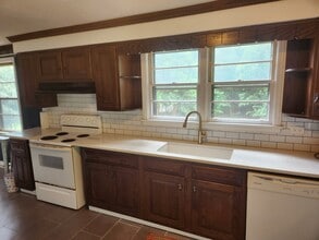 Building Photo - 104 Forest Hill Dr
