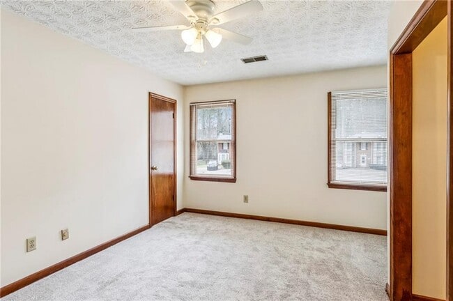 Building Photo - 1105 Booth Ct SW