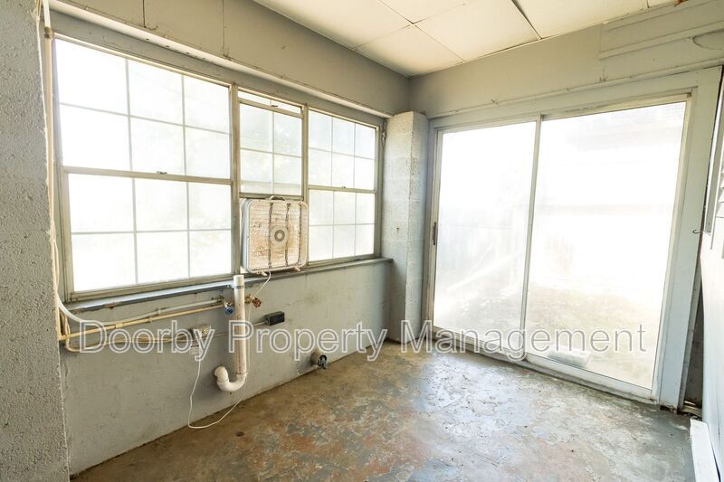 Building Photo - 2609 14th Ave