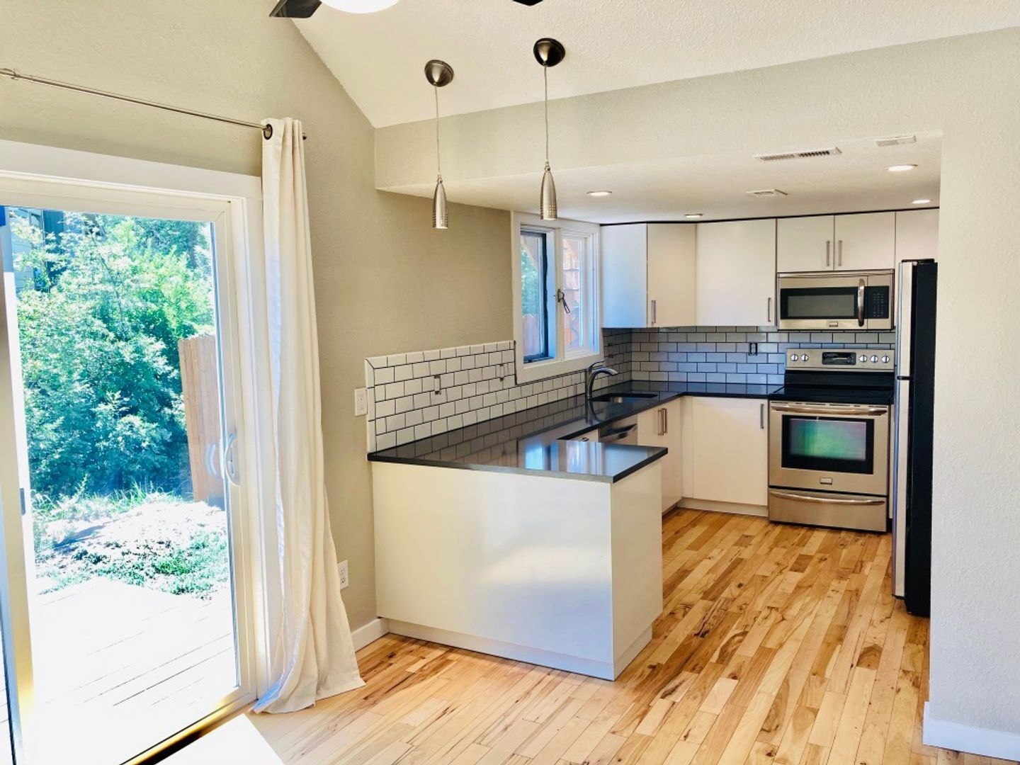 Building Photo - 2340 Folsom St