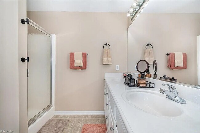 Building Photo - Build Equity While Leasing - Lease to Own