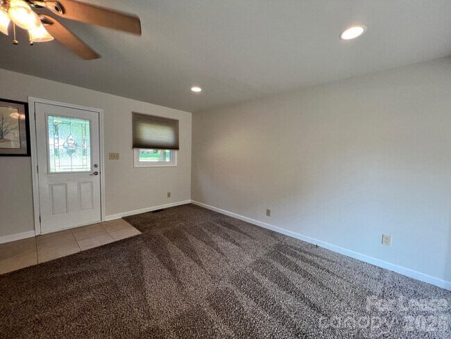 Building Photo - 119 Klutz Rd