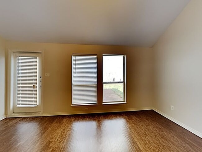 Building Photo - 3013 S Fork Dr