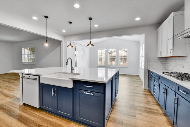 Building Photo - $4,850 - Spacious 5-Bed, 3.5 bath Home wit...