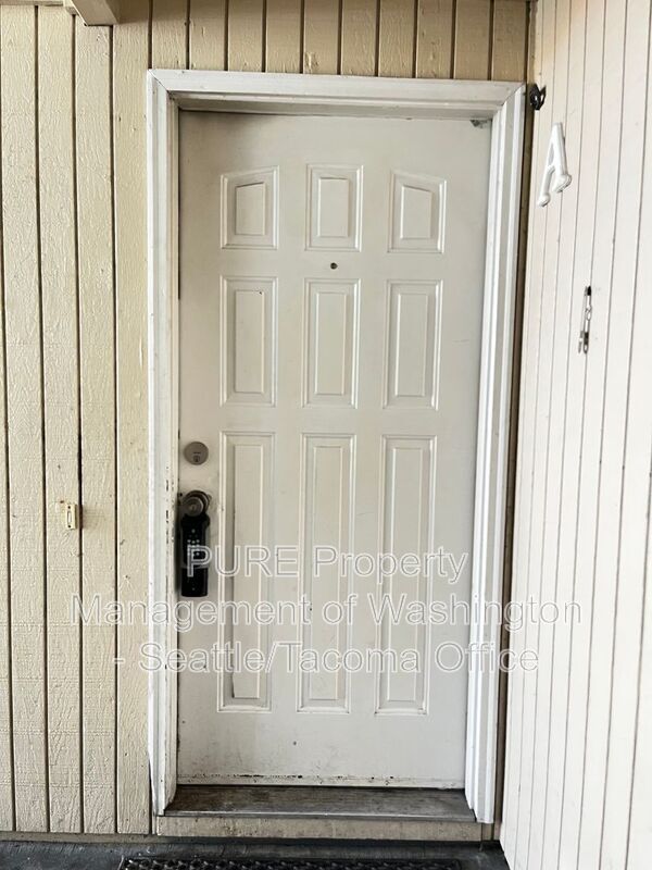 Building Photo - 1812 I St NE