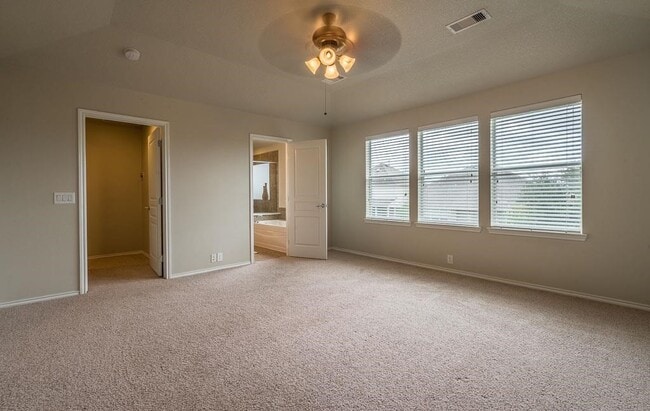 Building Photo - 11 Tidwillow Pl