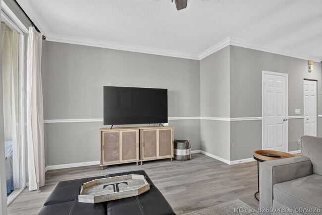 Building Photo - 8093 Briantea Dr