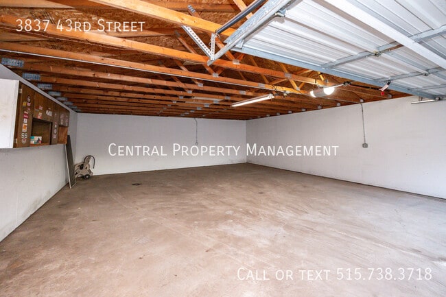 Building Photo - 3837 43rd St
