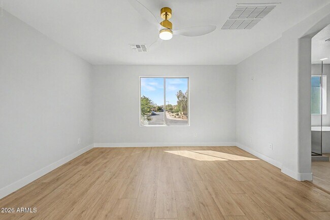 Building Photo - 7062 W Andrew Ln