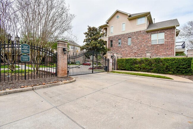 Building Photo - 8004 Stoneyway Dr
