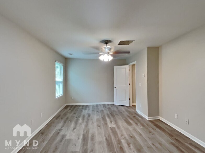 Building Photo - 376 Scotland Dr