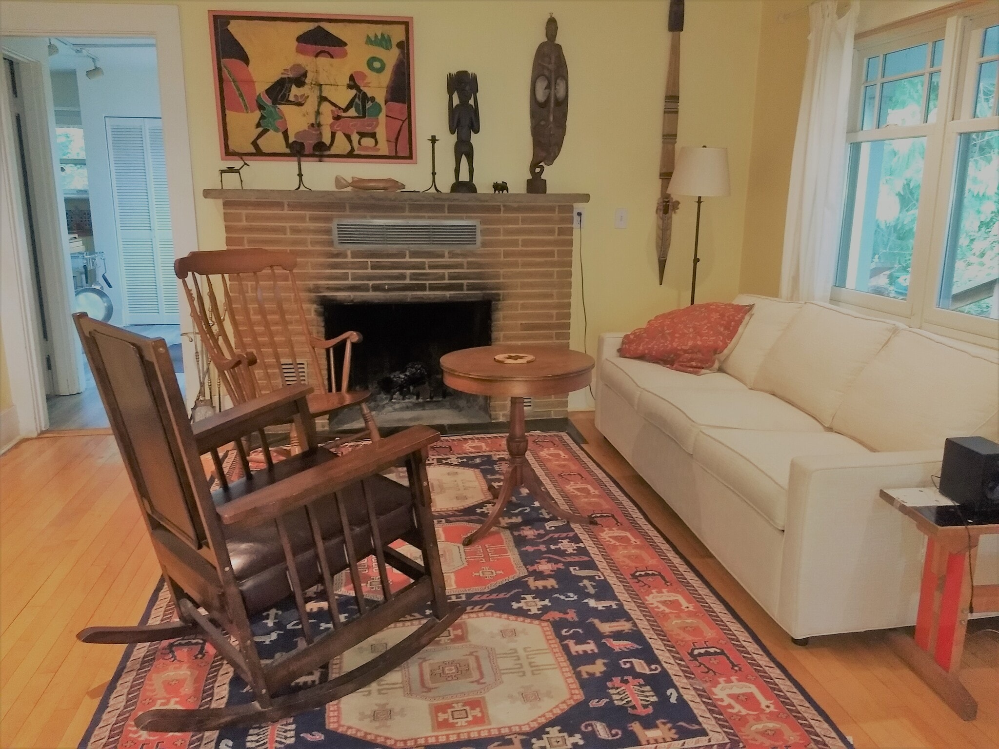 Living room - 9727 Lake Shore Blvd NE
